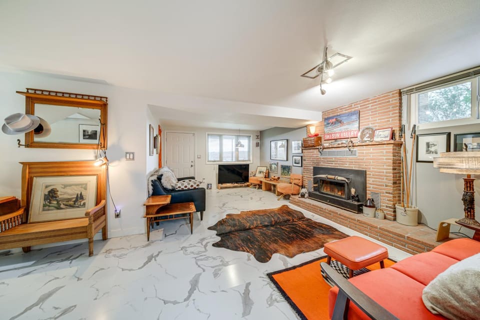Hot Tub & Sweeping Views: Apt in Clarkston! Apartment in Washington