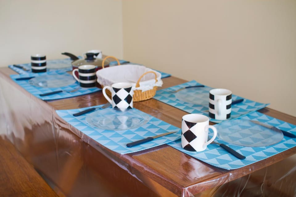 Kitchen or kitchenette, Food and drinks, Dining area, Communal kitchen