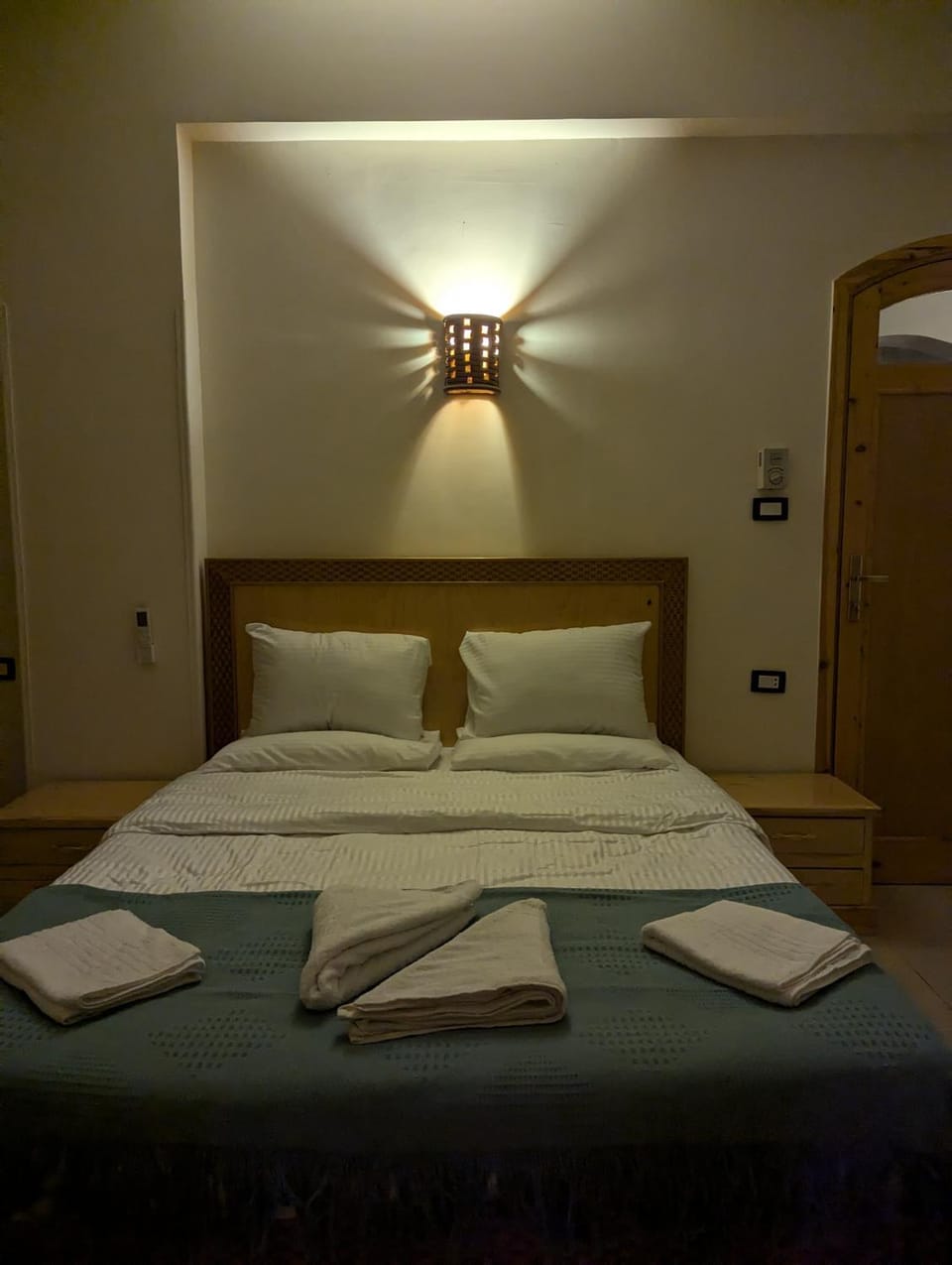 Bed, Photo of the whole room, Bedroom, towels