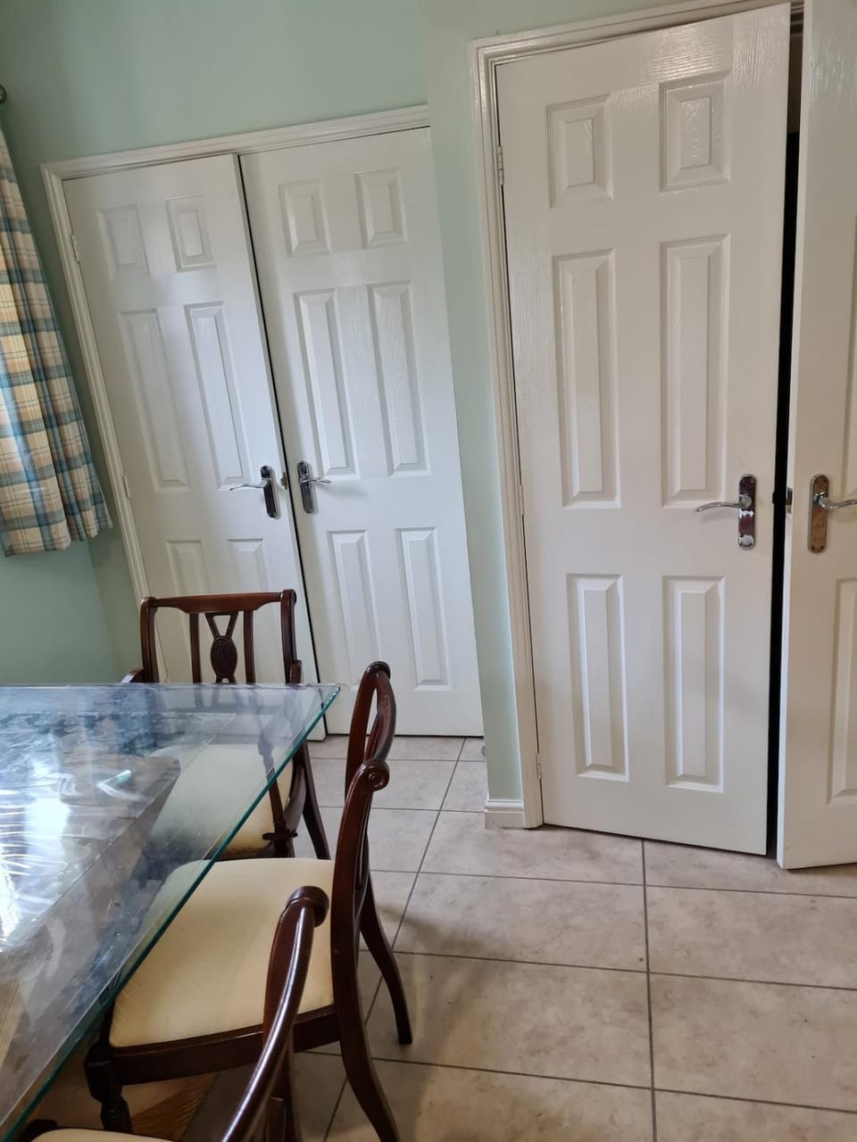 Super king bed room A Apartment in Basingstoke