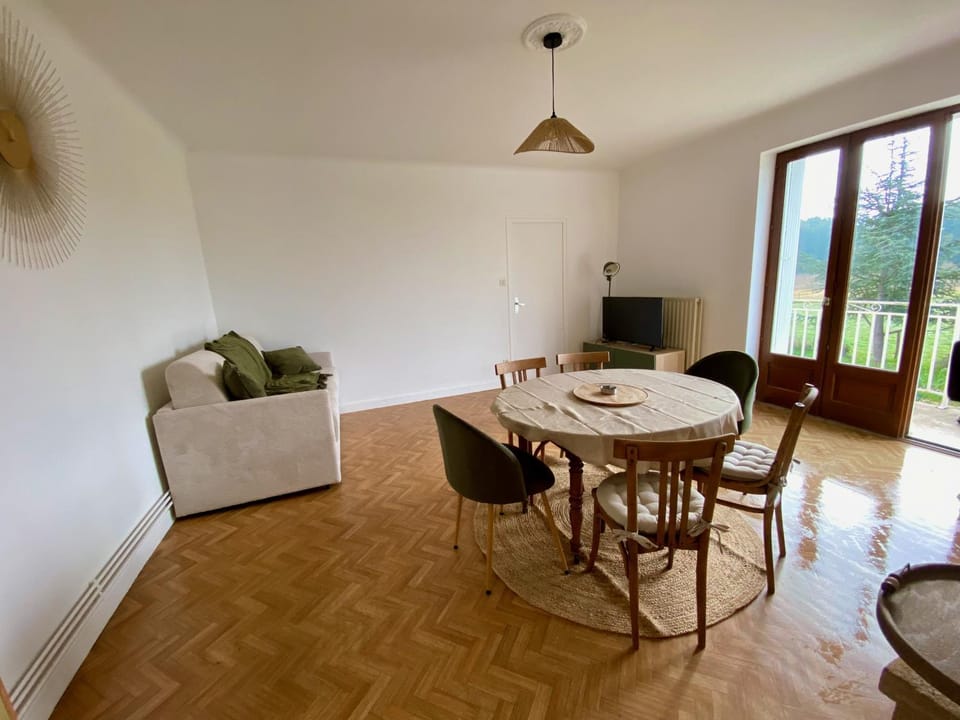 Nid douillet au bord de l'eau House in Auvergne-Rhône-Alpes