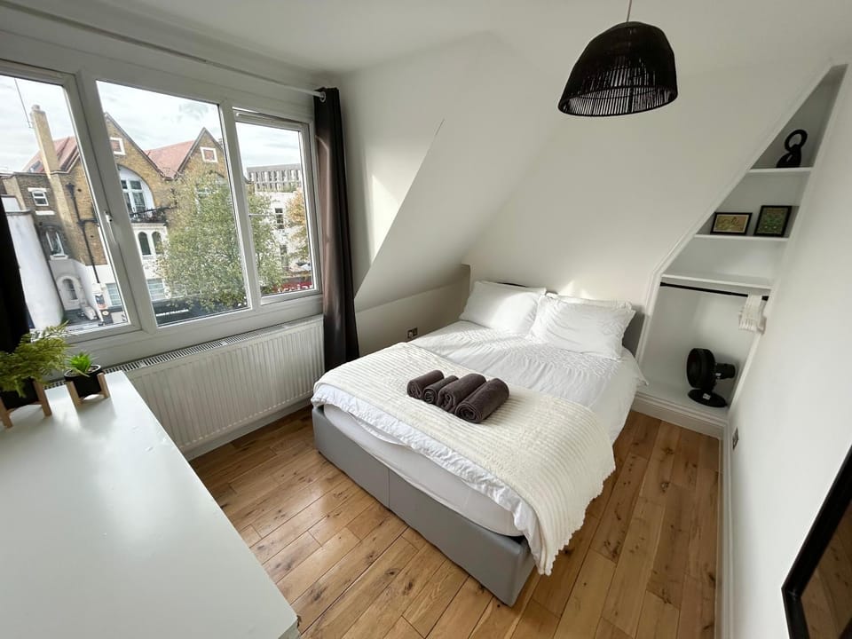 Cosy 3 Bedroom Flat, Hackney Central Apartment in London Borough of Hackney
