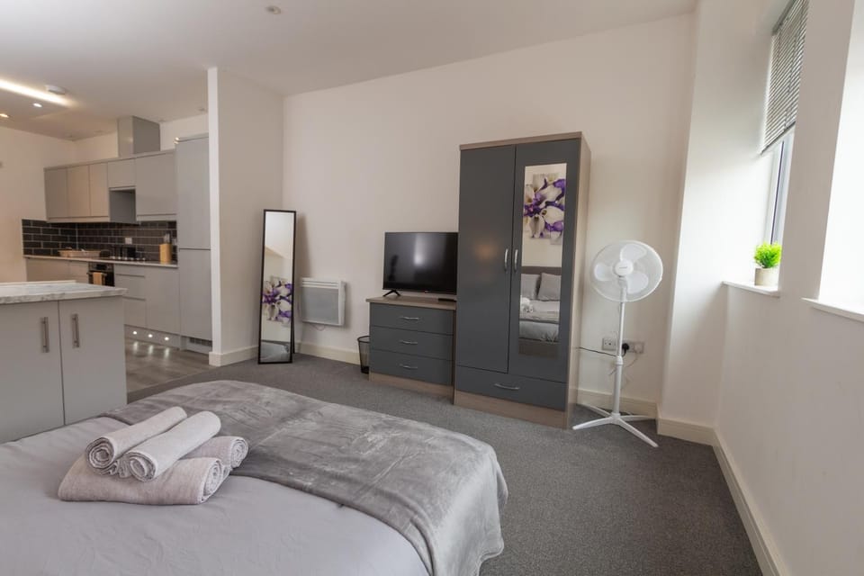 Bed, Photo of the whole room, Bedroom, towels, wardrobe