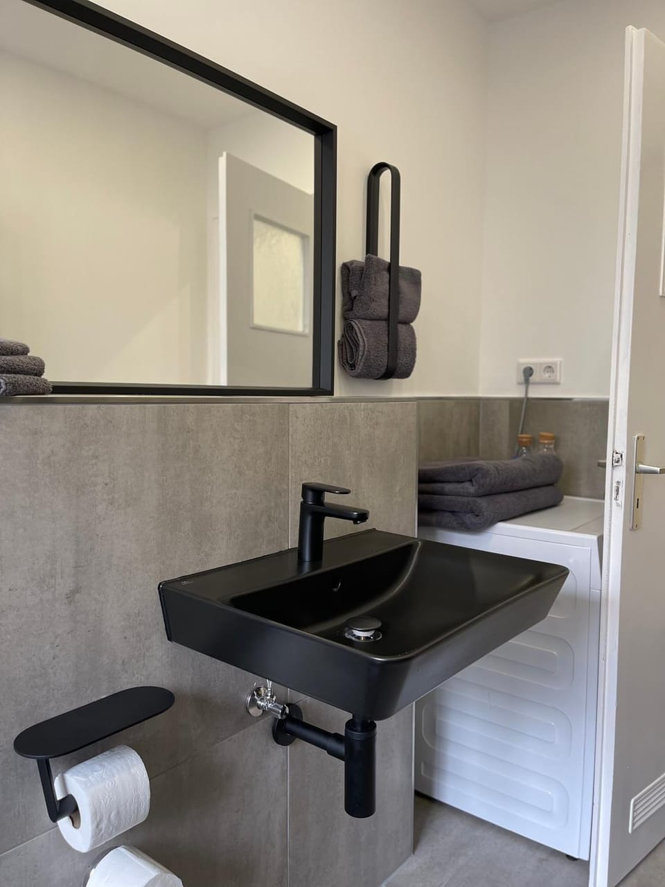 Bathroom, Bath, hair dryier, washing machine, dryer