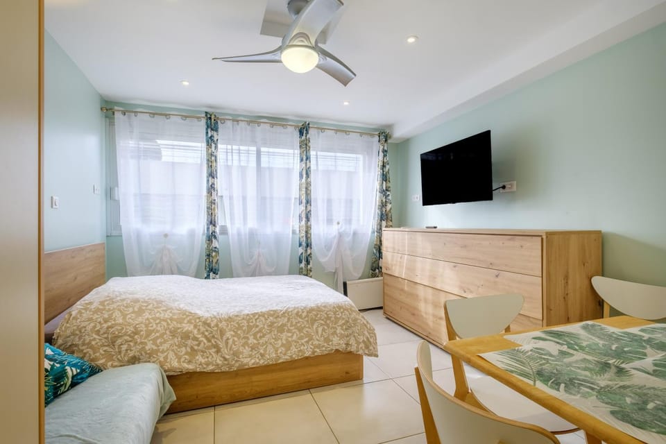 Living room, Bedroom