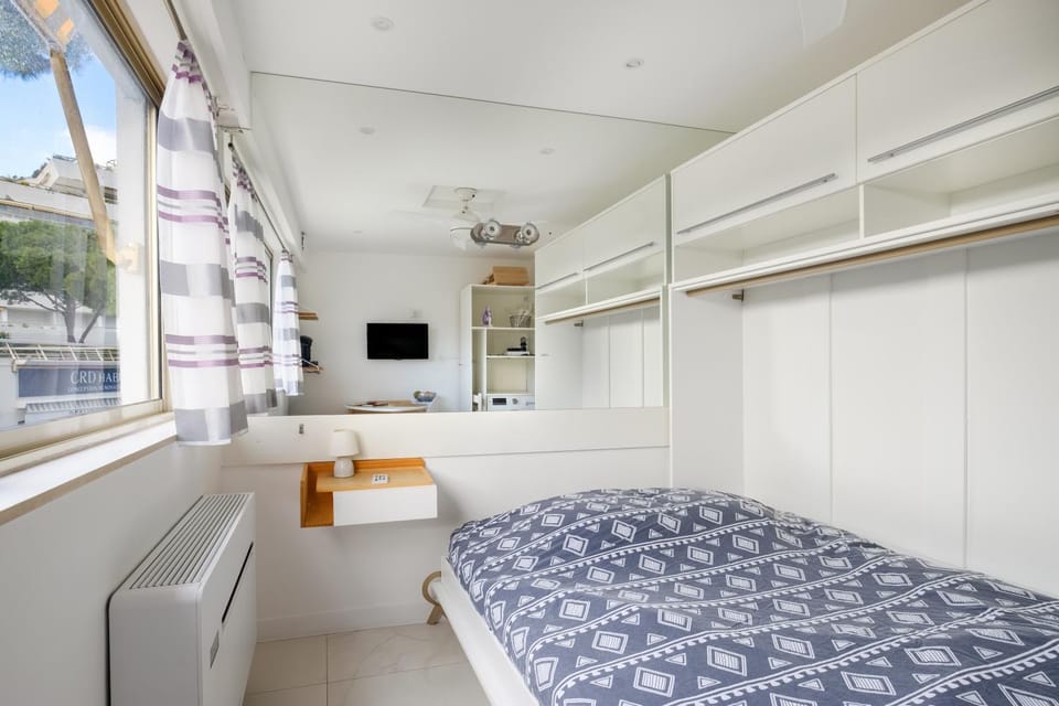 Property building, Living room, Bedroom