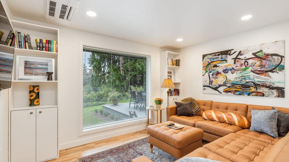 Vino Valley Vista House in Woodinville