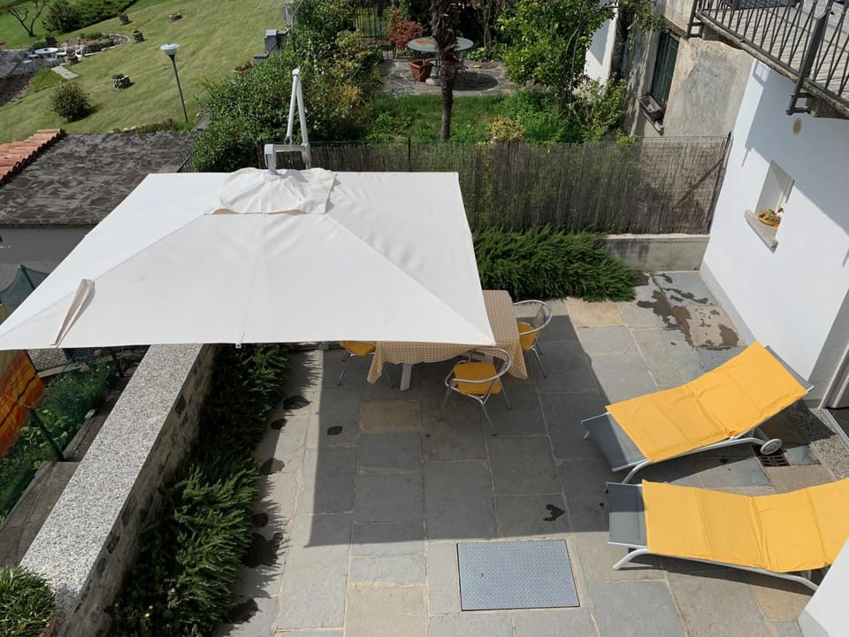 Patio, Balcony/Terrace, Garden view, Lake view, Landmark view, Mountain view