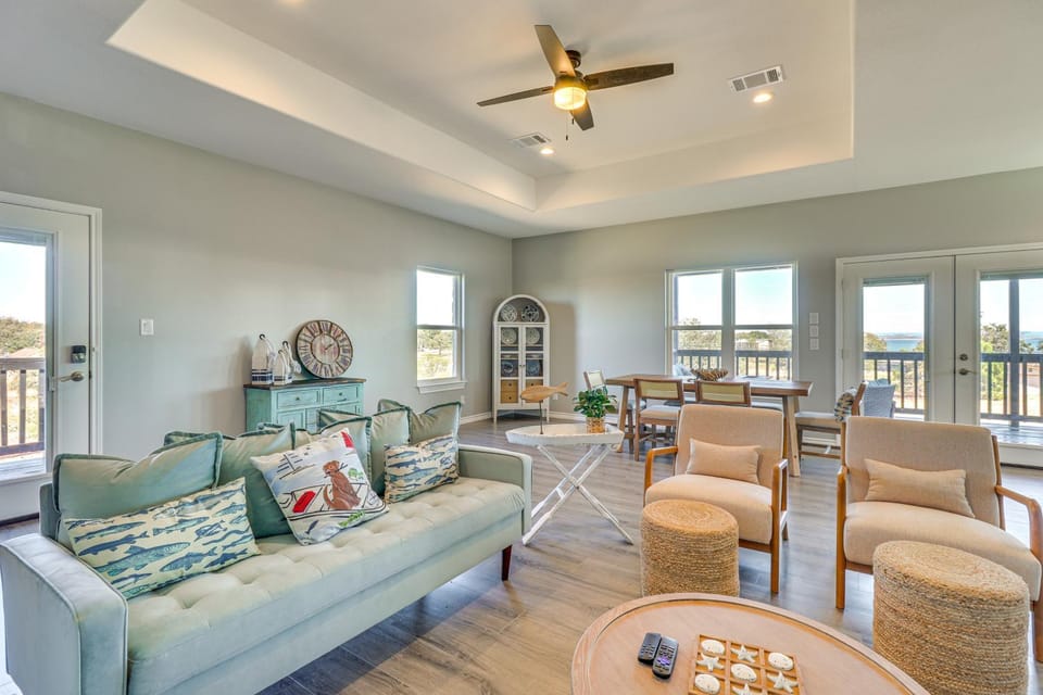 Walk to Water Game Room at Buchanan Dam Home! House in Lake Buchanan