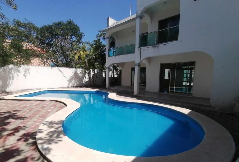 Garden, Swimming pool