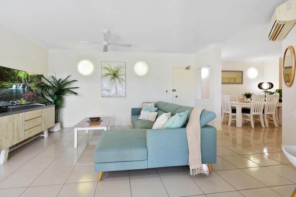La Palma Cairns- Resort 9 Pools & Gym Apartment in Cairns