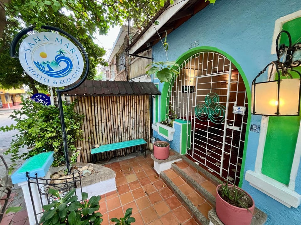 Property building, Facade/entrance