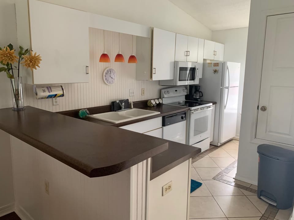 Kitchen or kitchenette, dishwasher, oven, pet friendly, toaster