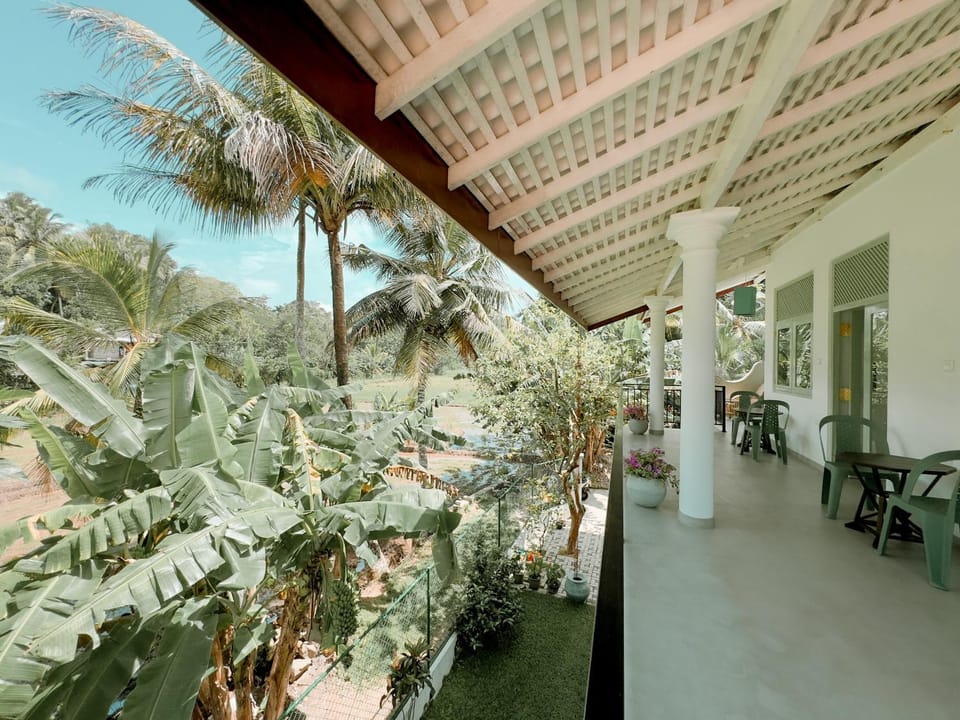 View (from property/room), Balcony/Terrace, Garden view