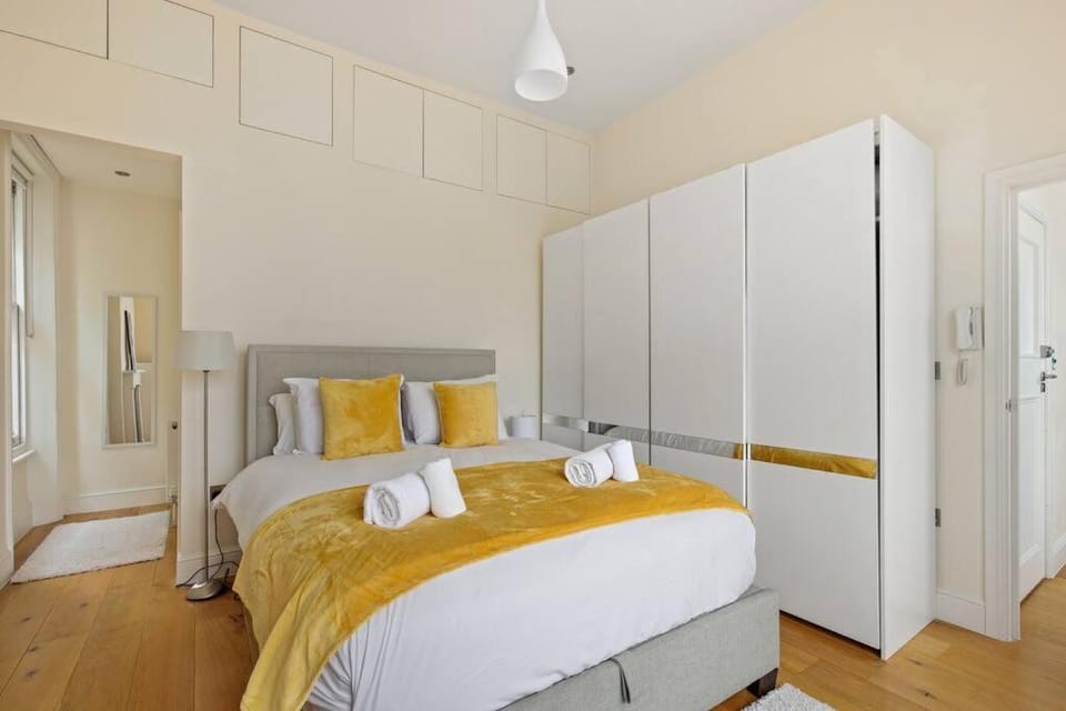 Bed, Photo of the whole room, Bedroom, towels, wardrobe