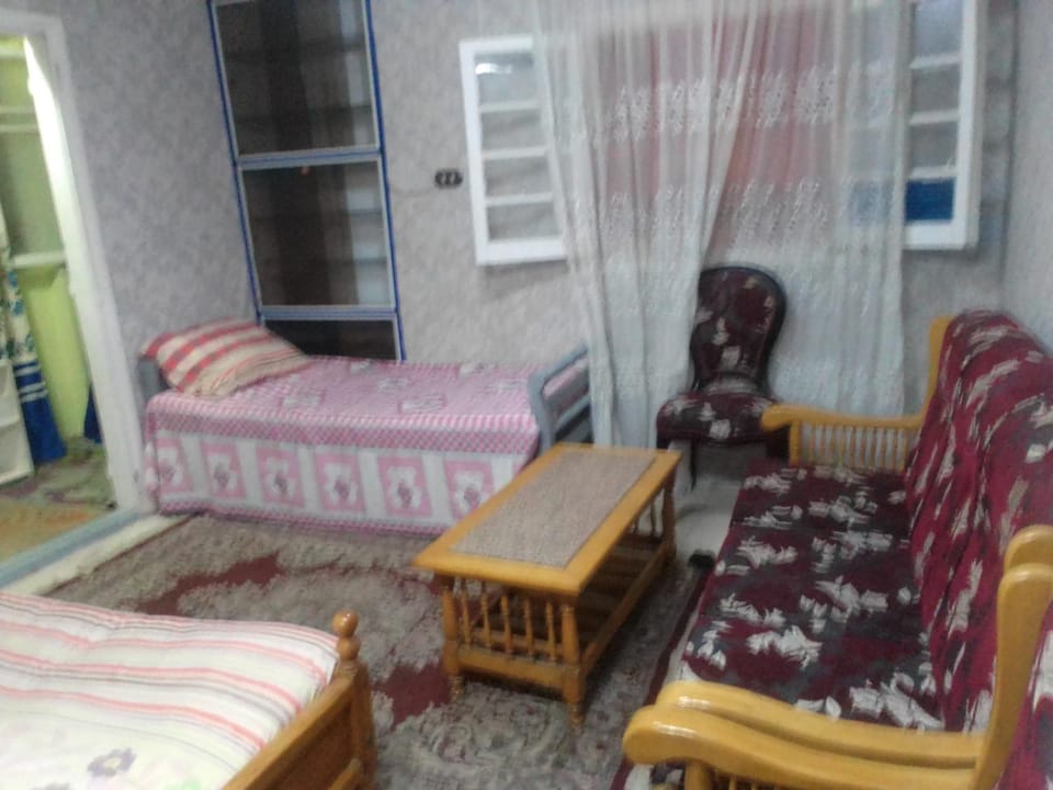 ش ادفو من ش عبد المنعم سند Hostel in Alexandria