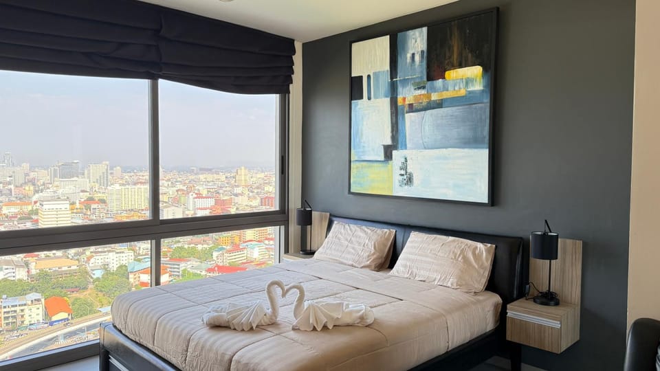 Bed, Bedroom, towels