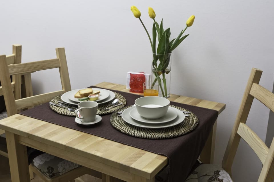 Coffee/tea facilities, Dining area, Breakfast