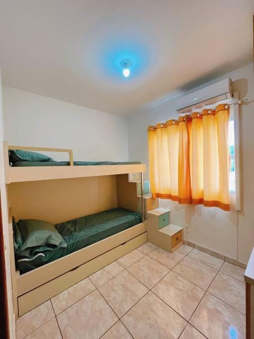 Apê de frente para o mar, a 1 min da praia! Apartment in Florianopolis