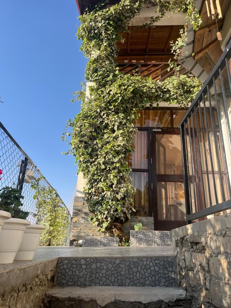 Katie's Abode, Hartola Vacation rental in Uttarakhand