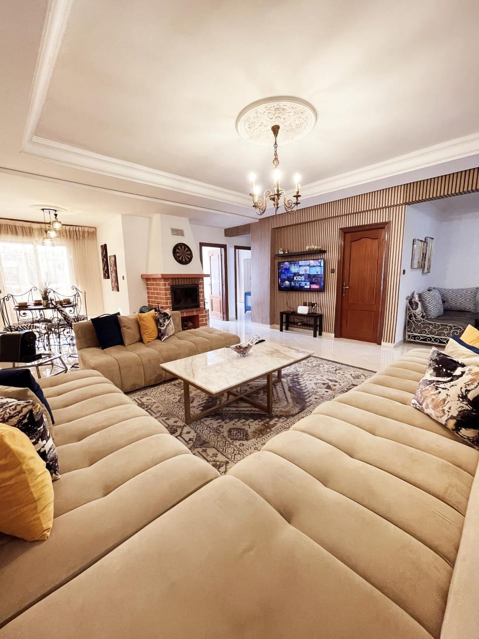 Darts, TV and multimedia, Living room, Seating area, fireplace, heating