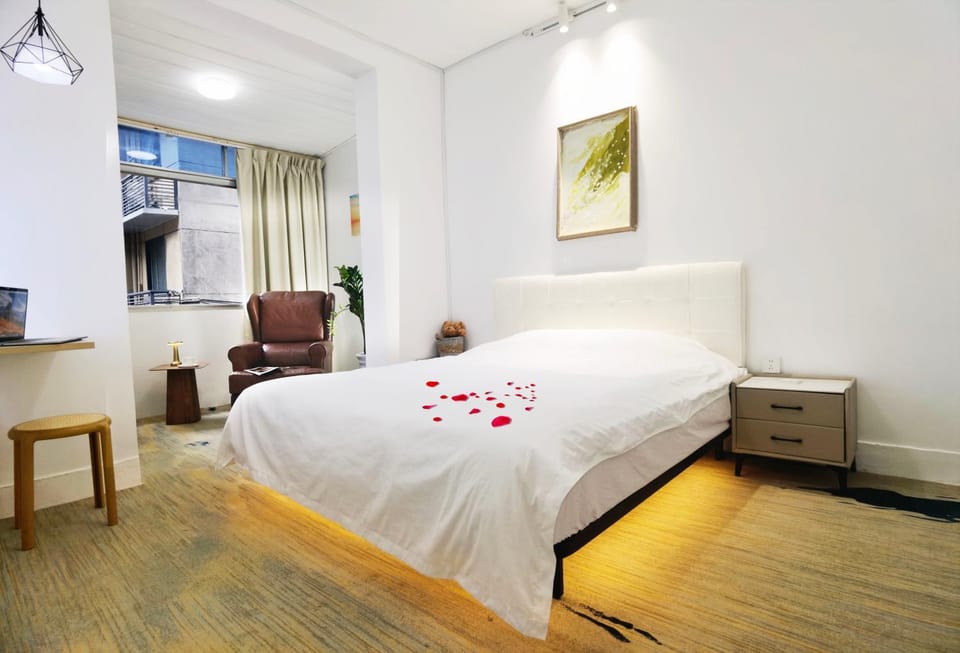 Seeking Flavors in Chengdu t aishengnanlu road Apartment in Chengdu