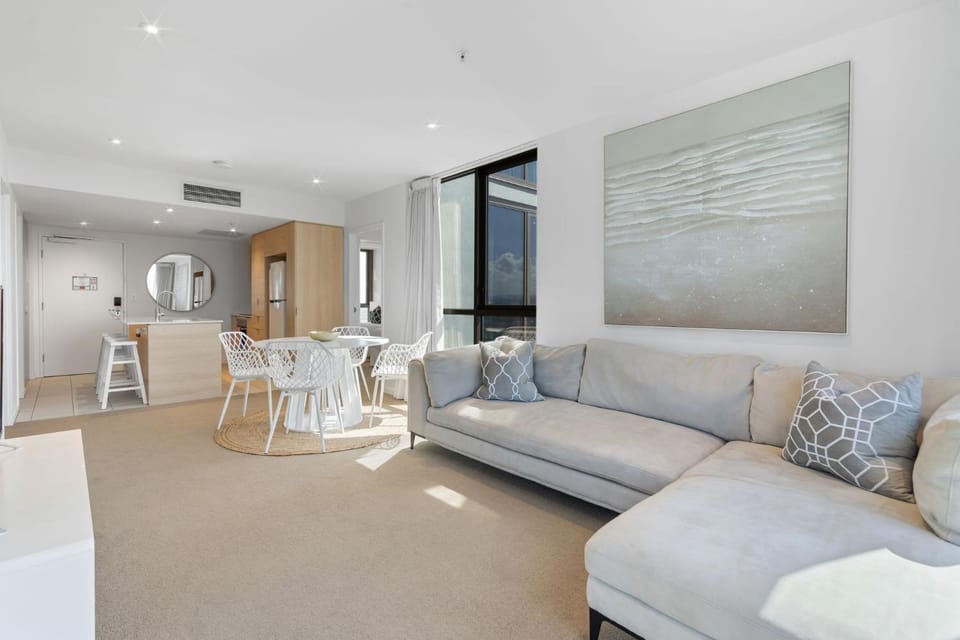 Broadbeach 2b2b apt FREE parking Apartment in Gold Coast