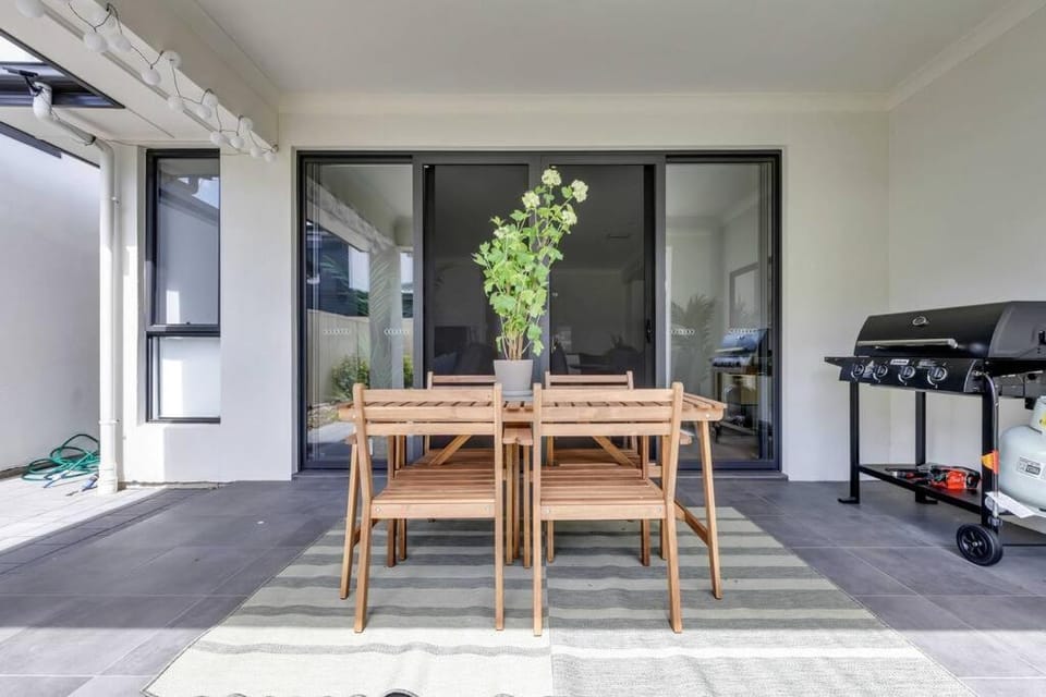 Paradise Family Home, Close to CBD & Amenities House in Adelaide