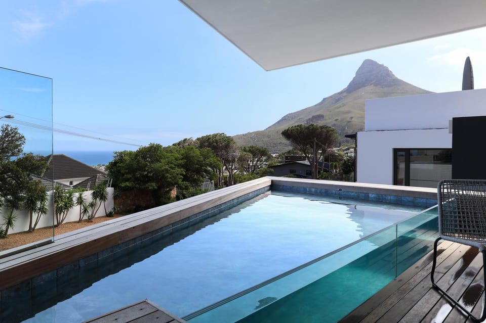 Property building, Balcony/Terrace, Mountain view, Pool view, Swimming pool, Swimming pool