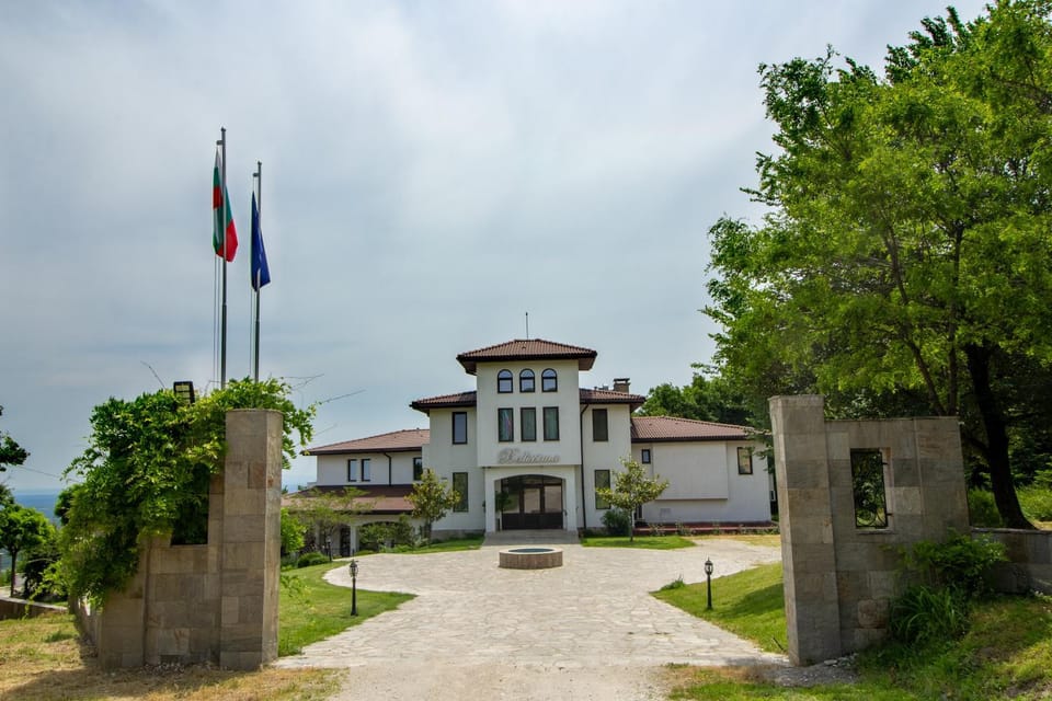Property building, Natural landscape, Landmark view