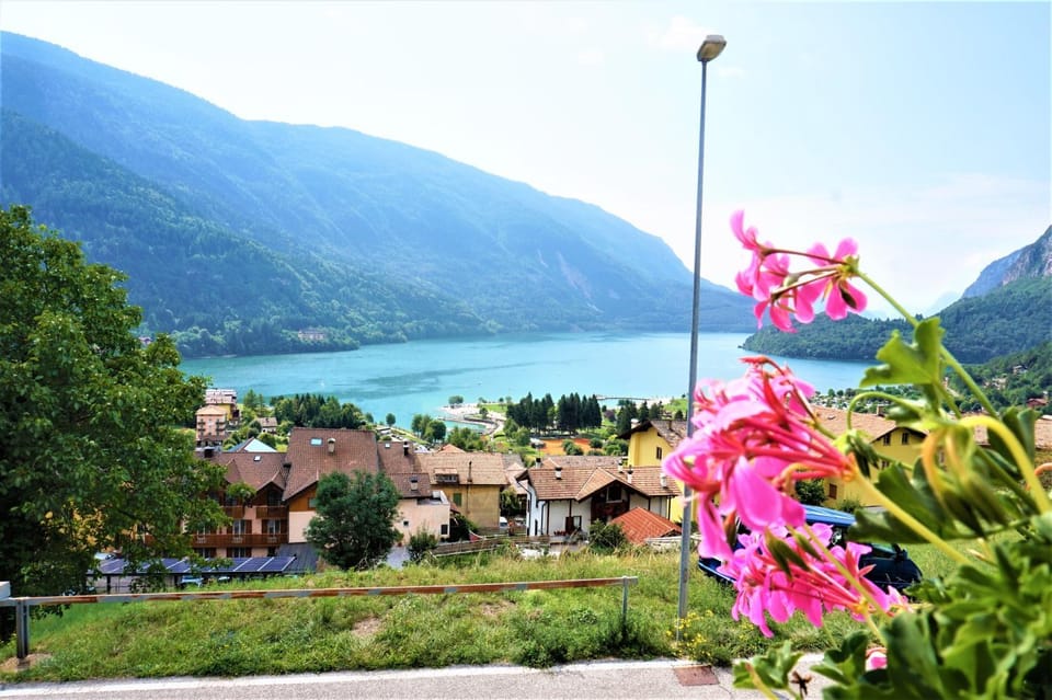 Balcony/Terrace, Lake view, Landmark view