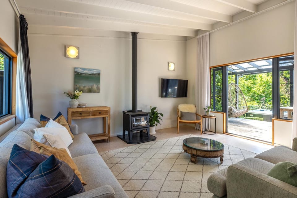 Oneroa Sanctuary - Be My Guest Waiheke House in Auckland Region