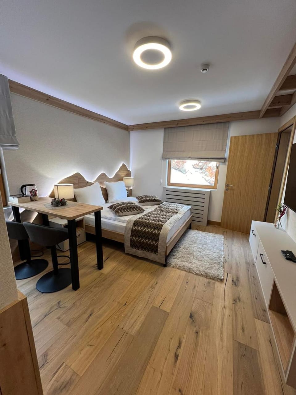 TV and multimedia, Kitchen or kitchenette
