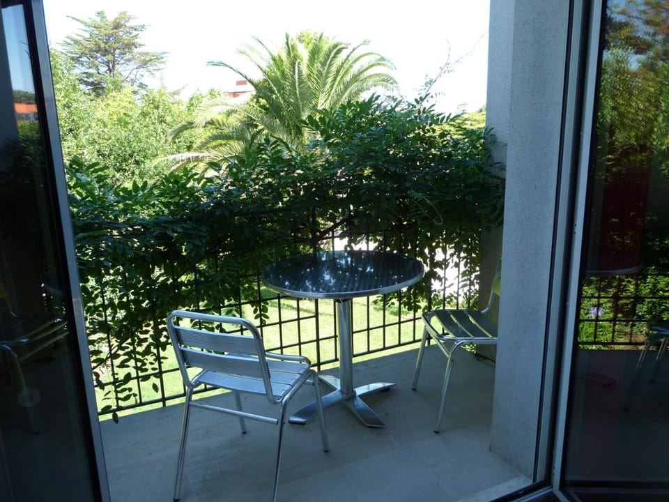 Balcony/Terrace, Garden view
