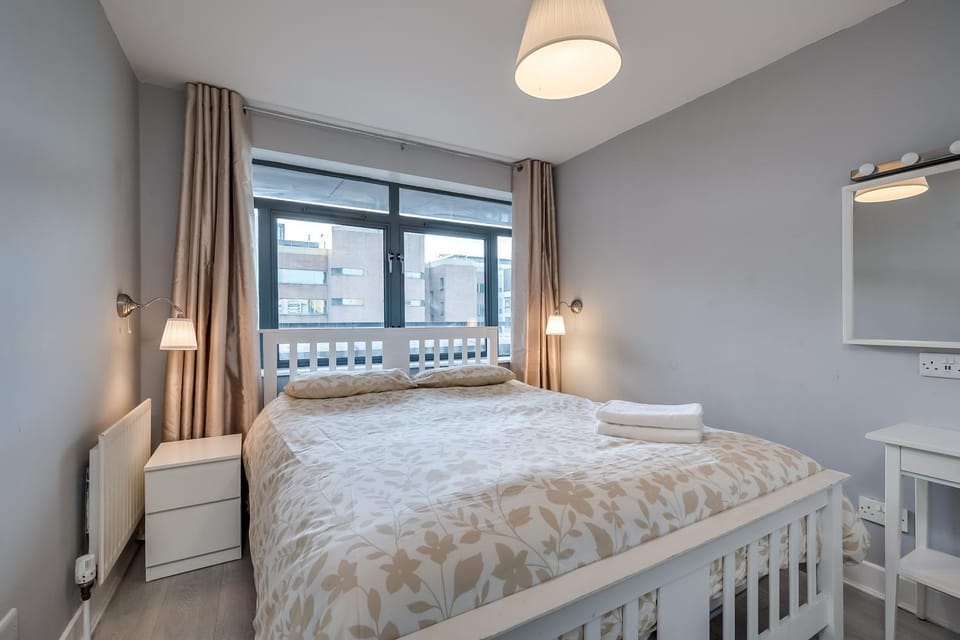 Central Belfast Apartment - Free Parking - 2BR Apartment in Belfast