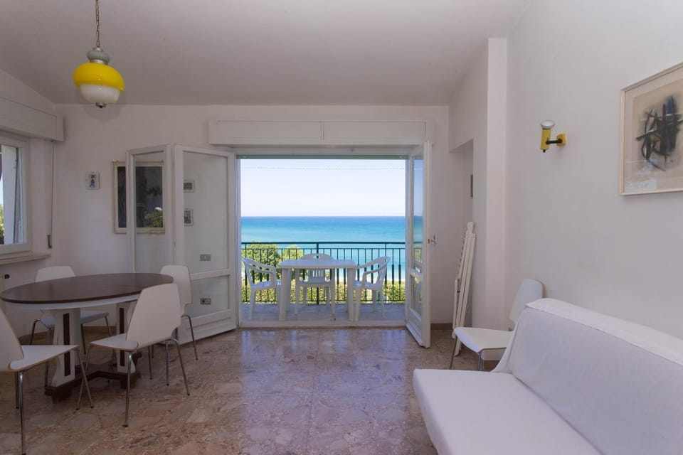N130 - Numana, bilocale vista mare a 200mt dalla spiaggia Apartment in Marcelli