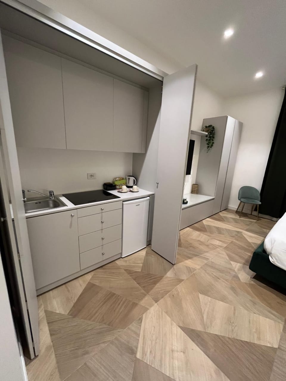 Kitchen or kitchenette