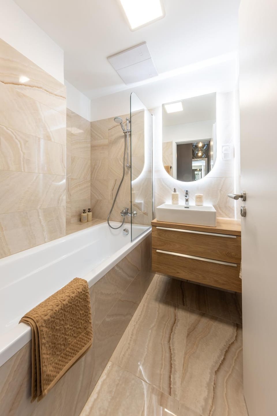 Fancy residence private parking & garden Apartment in Budapest