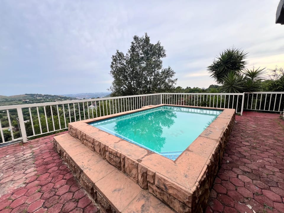 Mountain view, Pool view, Swimming pool