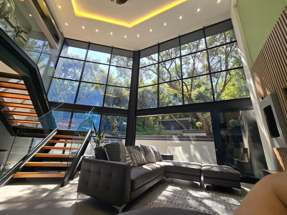 TV and multimedia, Living room, Seating area, Evening entertainment