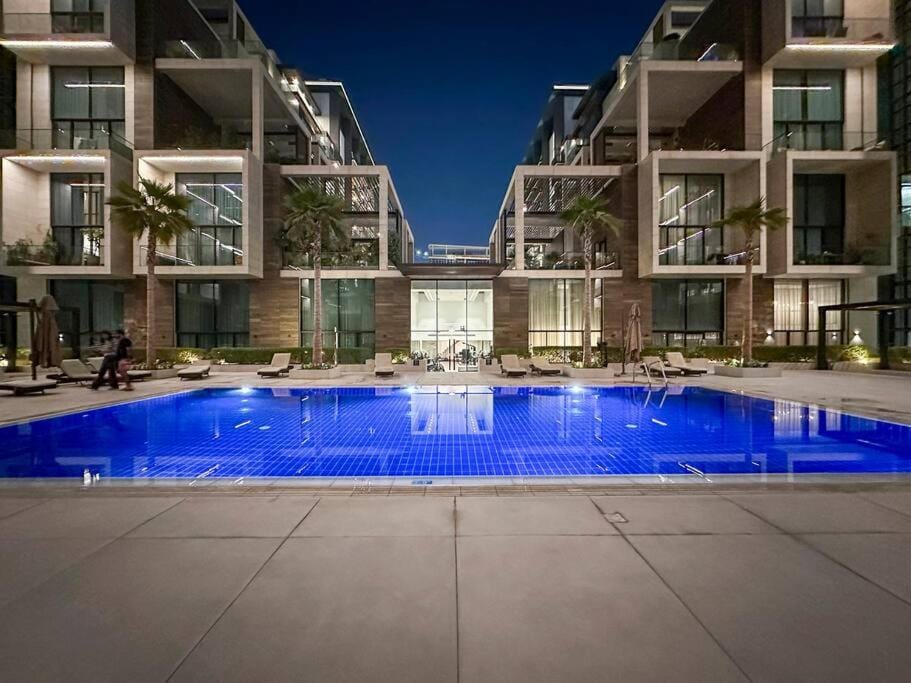 FIRST CLASS 2BR Lively Sanctuary Apartment in Dubai