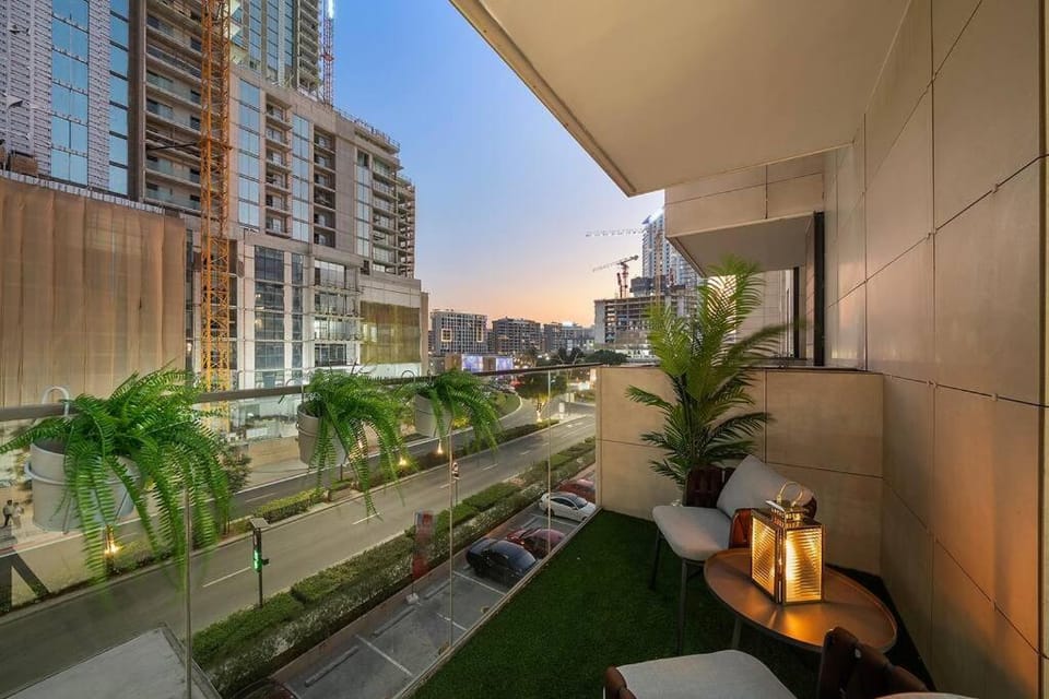 FIRST CLASS 2BR Lively Sanctuary Apartment in Dubai