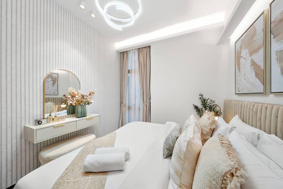 FIRST CLASS 2BR Lively Sanctuary Apartment in Dubai