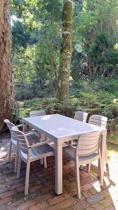 Garden, Dining area