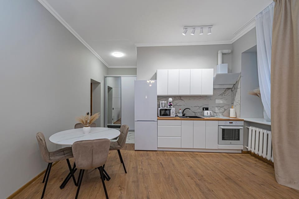 Kitchen or kitchenette, Dining area, oven, pet friendly, stove, toaster