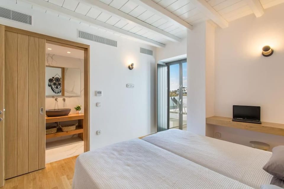 Piso Livadi - 4BR Villa - with Pool & Gym - Casa Olea Villa in Paros, Greece