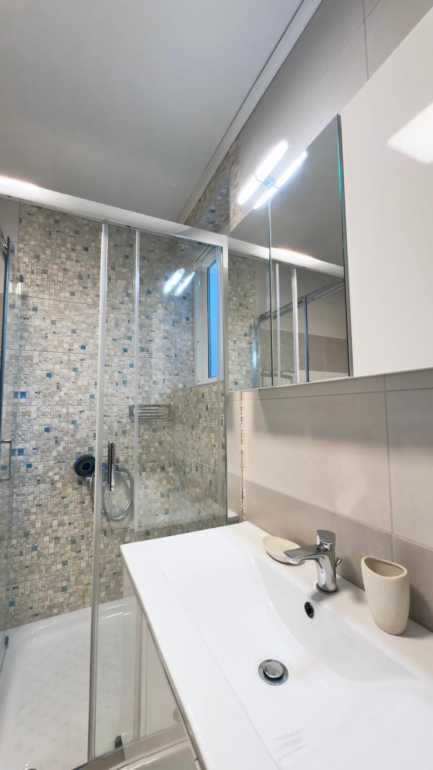 Shower, Bathroom