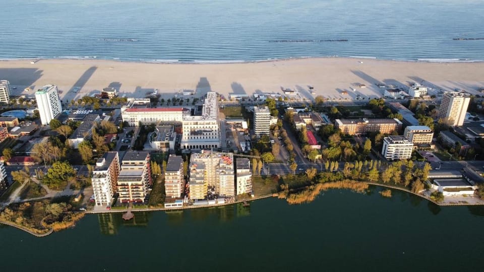 AmyMamaia marina blue Apartment in Constanta