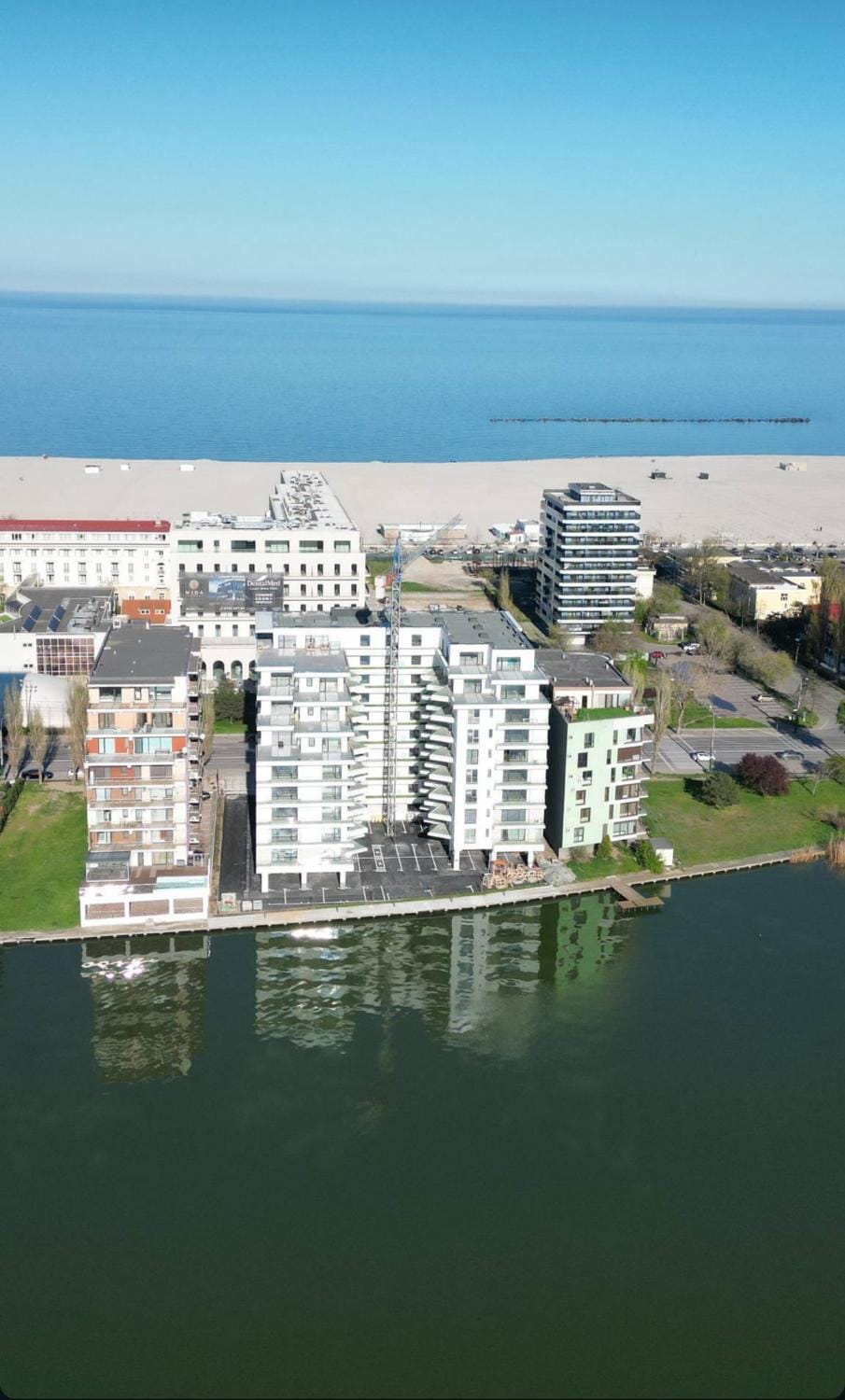 AmyMamaia marina blue Apartment in Constanta