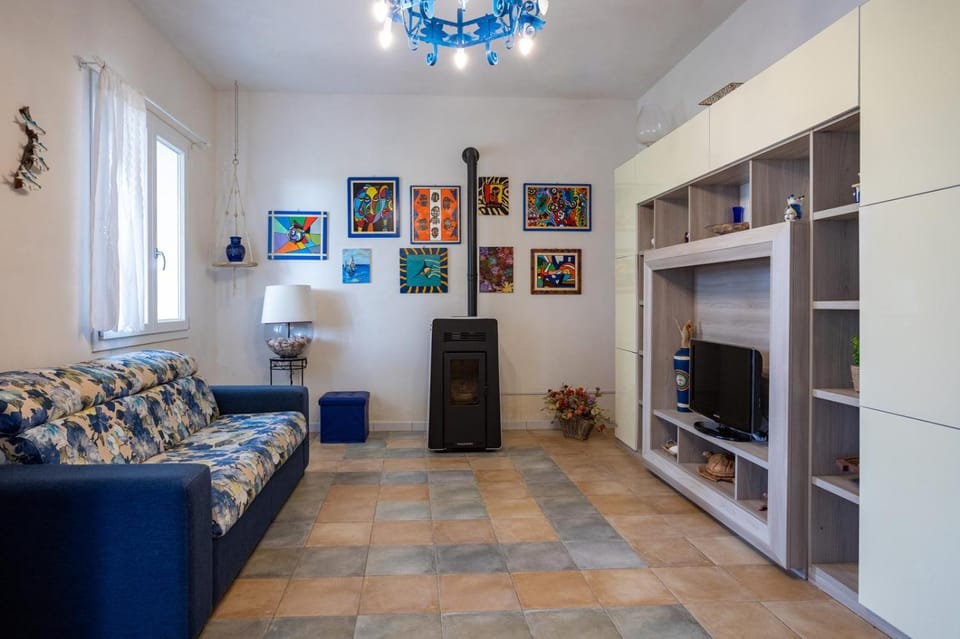 Communal lounge/ TV room, TV and multimedia, Living room, Evening entertainment